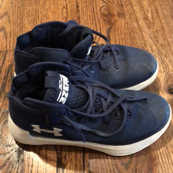 UNDER ARMOUR CURRY 3ZERO BASKETBALL SHOE - Picture 2 of 5